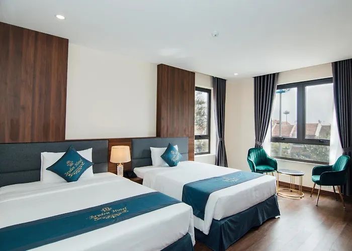 Jayden Halong Khách sạn 3*